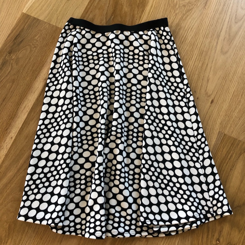 Bobeau polka dot swing skirt.  Size M